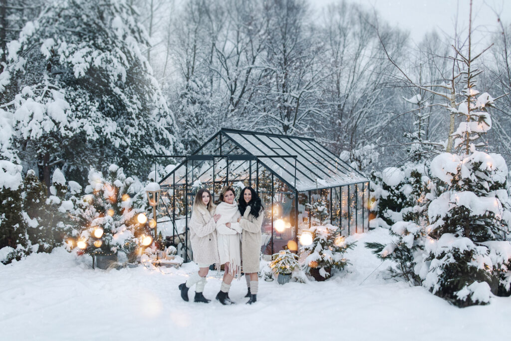 sesje świąteczne Żywiec – rodzinna sesja przed szklarnią Szklarniowe Love