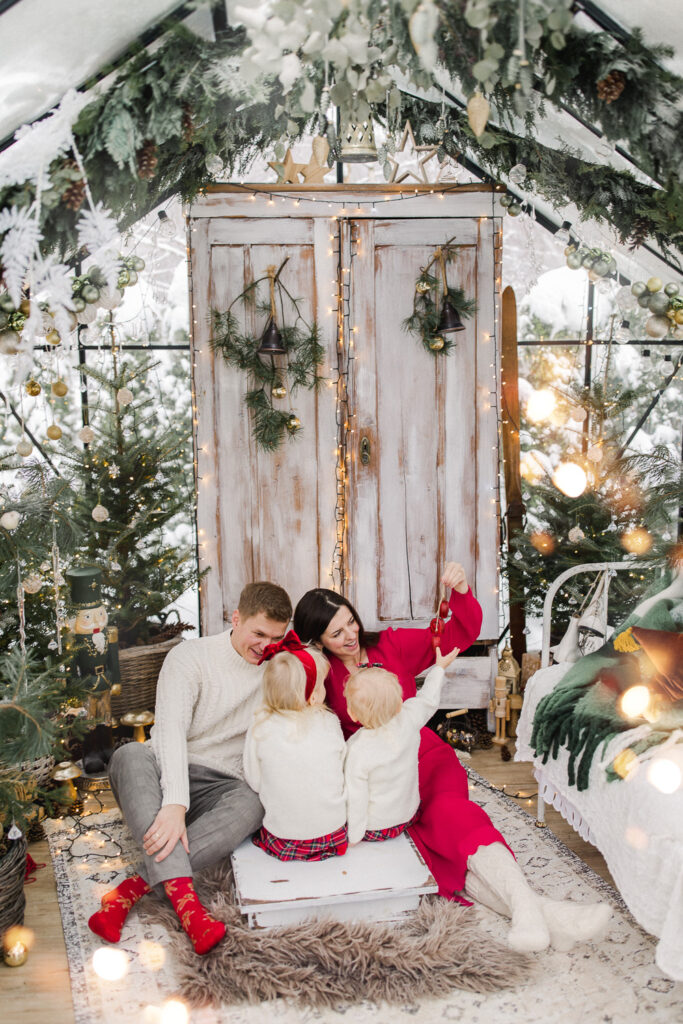 Jak przygotować się do sesji świątecznej – rodzinna sesja zdjęciowa w Szklarniowe Love Żywiec
