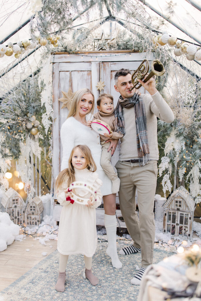 Jak przygotować się do sesji świątecznej w szklarni Szklarniowe Love w Żywcu – rodzinna sesja w naturalnym stylu