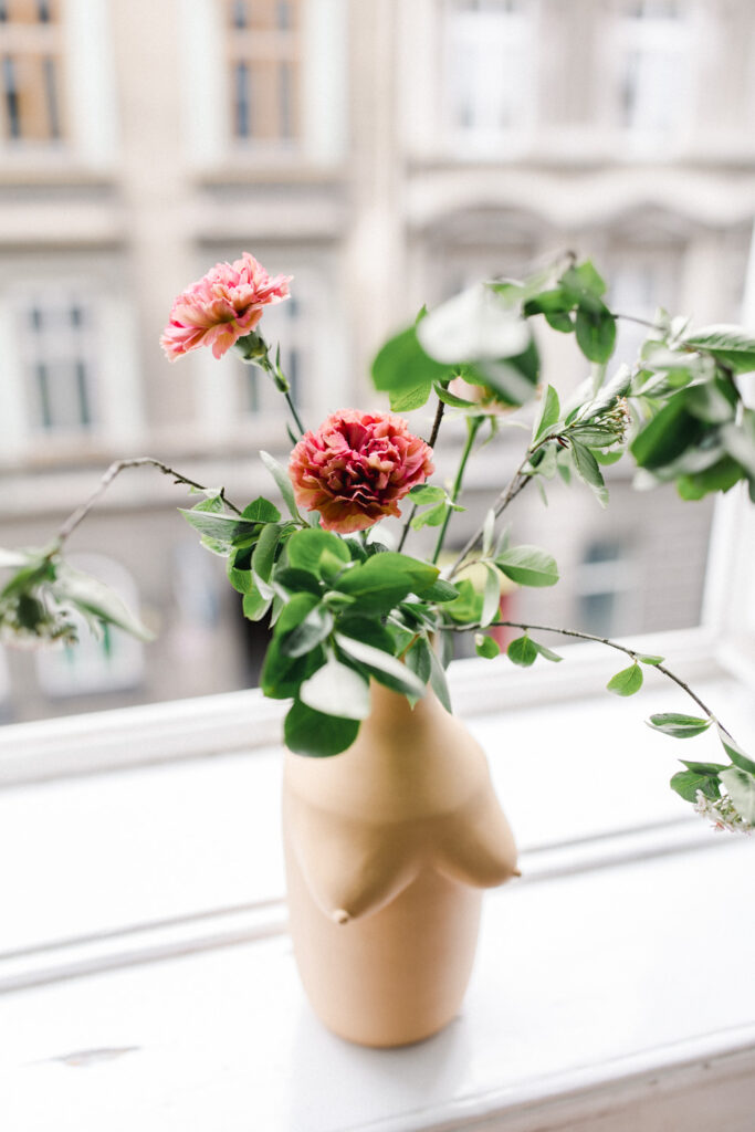 Fotografia produktowa dla marki premium prezentująca ceramikę handmade Human Nature Studio